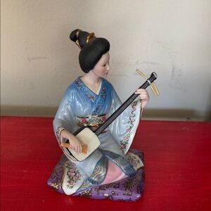 Danbury Mint Geisha Sculpture with Blue and Pink Kimono